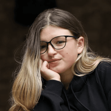 Emese customer photo